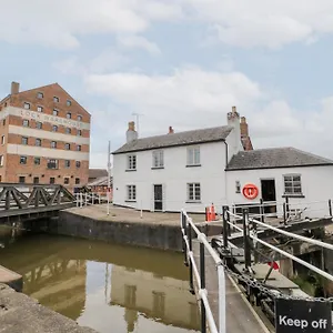 The Lock House Gloucester